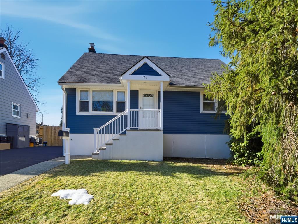 Homes for sale in Wanaque, NJ | 29 Evergreen Ave, Wanaque, NJ 07420 | MLS# 26001168