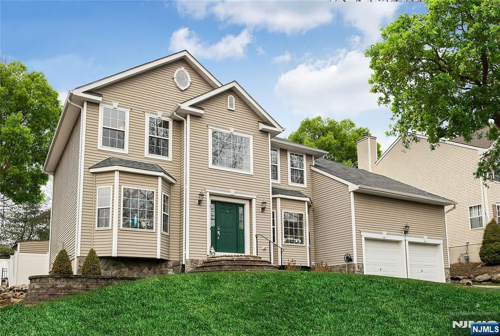 Homes for sale in Jefferson Township, NJ | 7 Winding Ridge Rd, Jefferson Township, NJ 07849 | MLS# 26001244