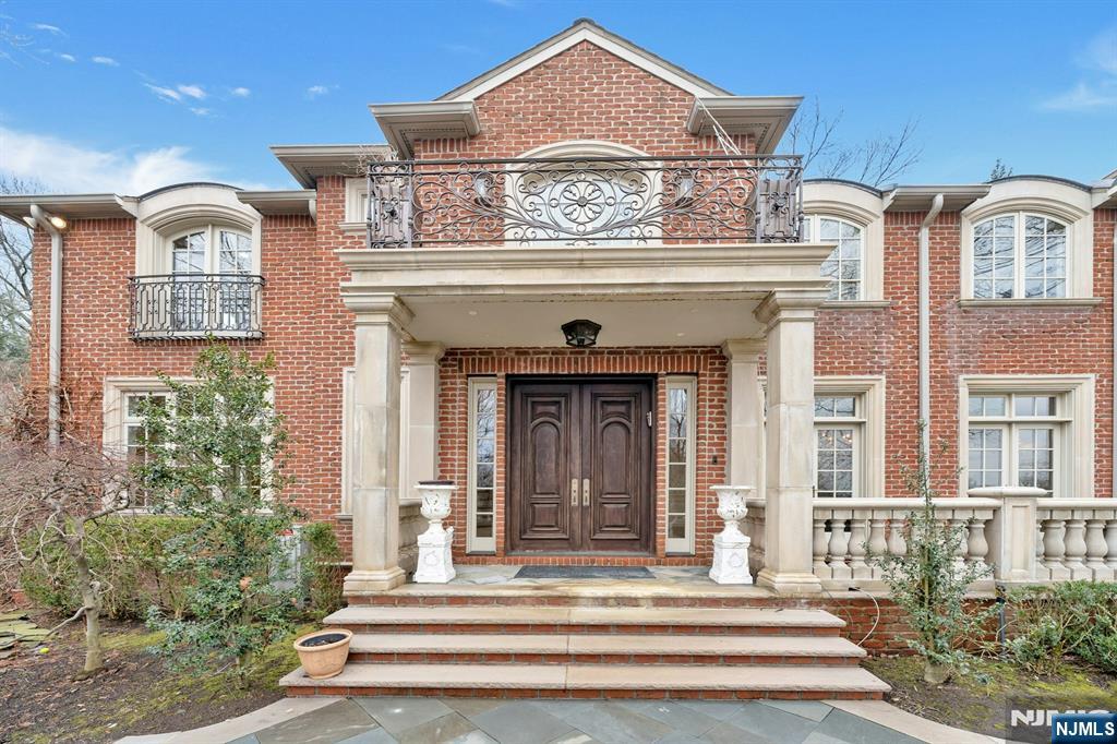 Homes for sale in Cresskill, NJ | 125 Jackson Dr, Cresskill, NJ 07626 | MLS# 26001348