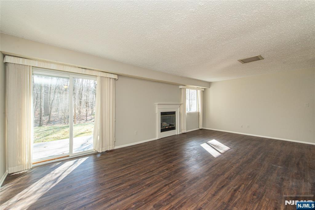 Homes for sale in Roxbury Township, NJ | 119 Woods Edge Dr, Roxbury Township, NJ 07876 | MLS# 26001361