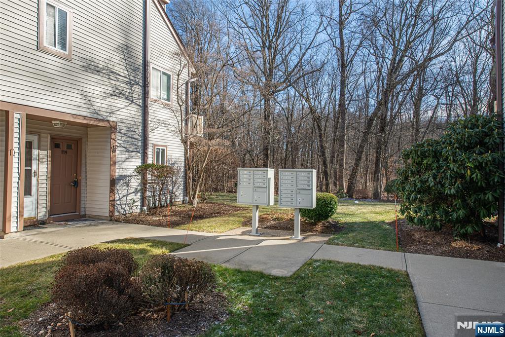 Homes for sale in Roxbury Township, NJ | 119 Woods Edge Dr, Roxbury Township, NJ 07876 | MLS# 26001361