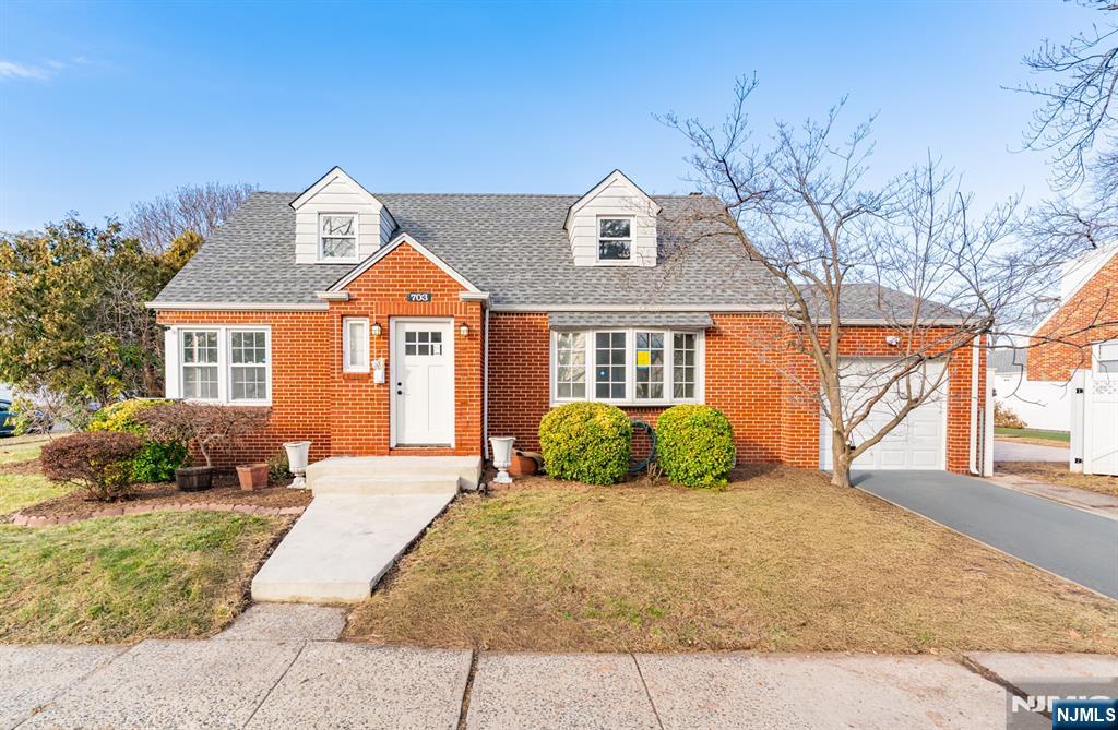 Homes for sale in Roselle, NJ | 703 Elm St, Roselle, NJ 07203 | MLS# 26001405