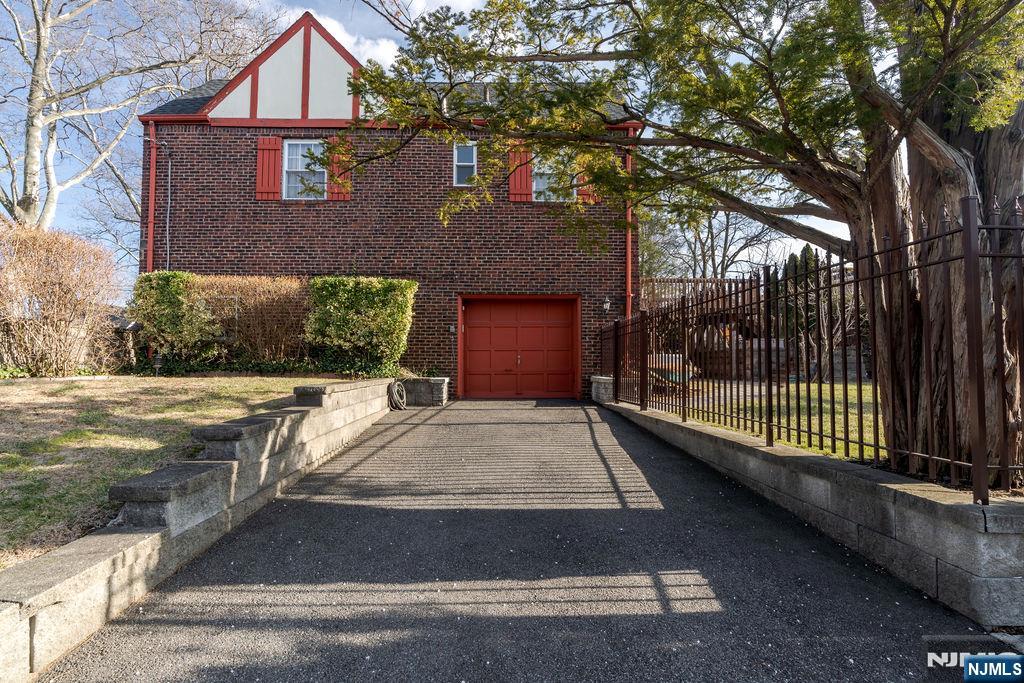 Homes for sale in Ridgefield, NJ | 820 Elizabeth, Ridgefield, NJ 07657 | MLS# 26001488