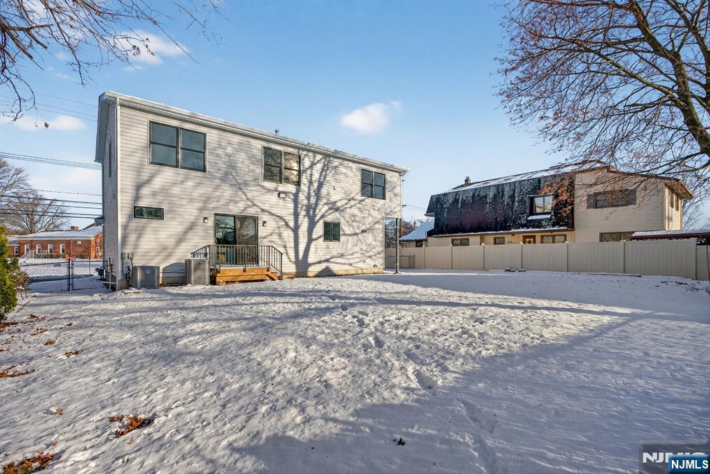 Homes for sale in Fair Lawn, NJ | 6 10 River Rd, Fair Lawn, NJ 07410 | MLS# 26001562