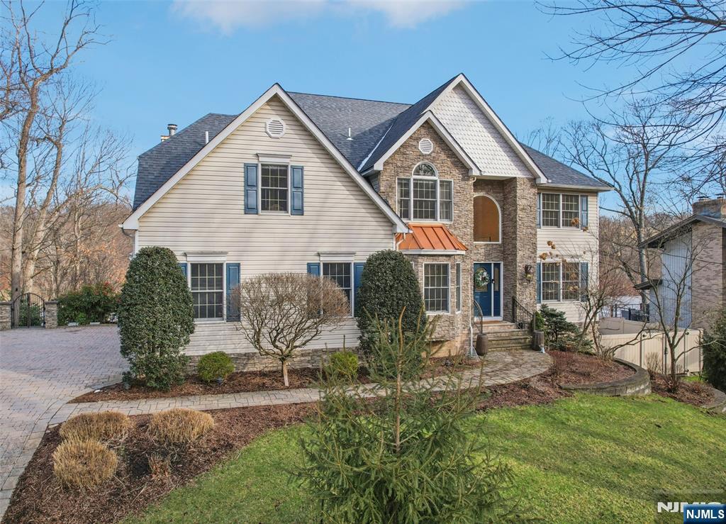 Homes for sale in Pompton Lakes, NJ | 185 Summit Ave, Pompton Lakes, NJ 07442 | MLS# 26001674