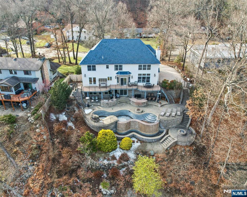 Homes for sale in Pompton Lakes, NJ | 185 Summit Ave, Pompton Lakes, NJ 07442 | MLS# 26001674