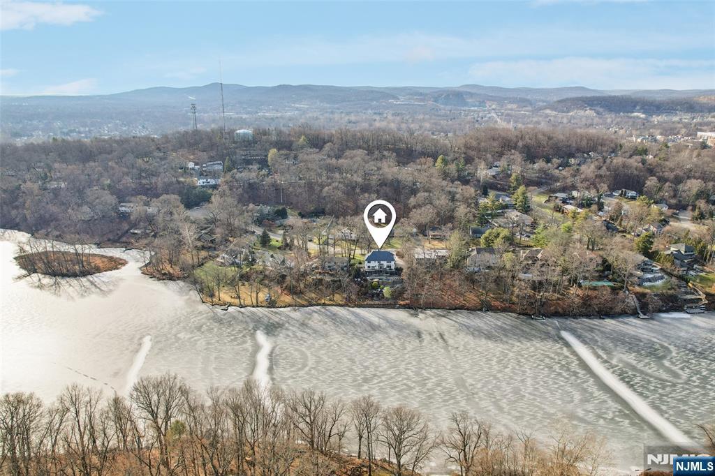 Homes for sale in Pompton Lakes, NJ | 185 Summit Ave, Pompton Lakes, NJ 07442 | MLS# 26001674