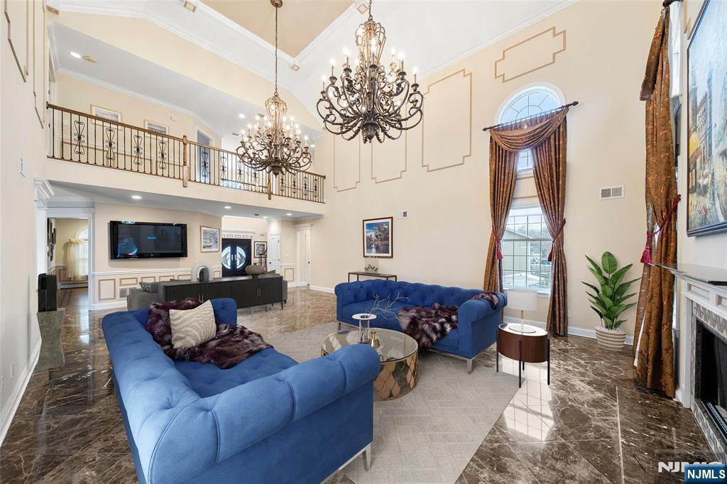 Homes for sale in Clark, NJ | 172 Briarheath Ln, Clark, NJ 07066 | MLS# 26001728