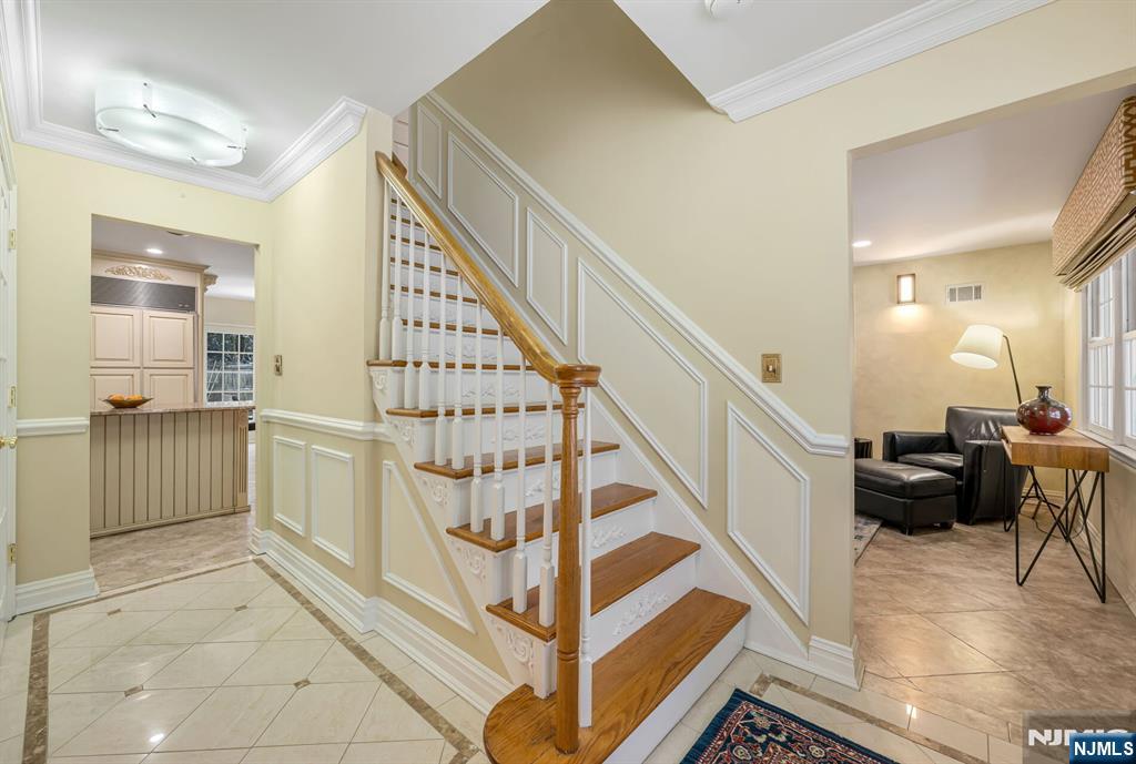 Homes for sale in Paramus, NJ | 18 Vermont Dr, Paramus, NJ 07652 | MLS# 26001804