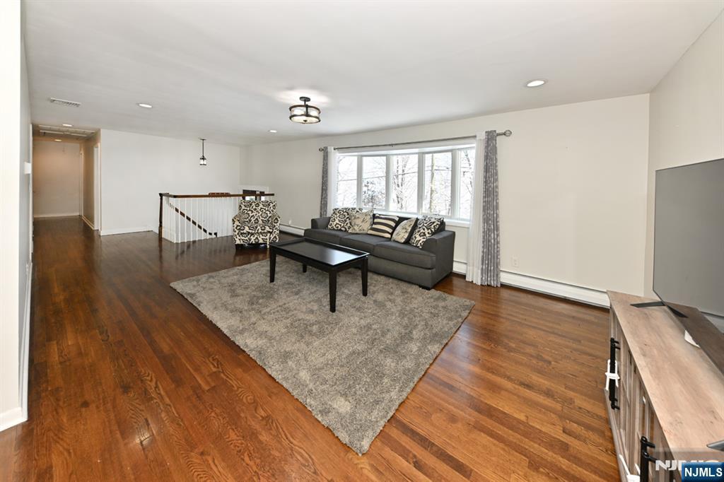 Homes for sale in Twp Of Washington, NJ | 614 Mountain Ave, Twp Of Washington, NJ 07676 | MLS# 26002053