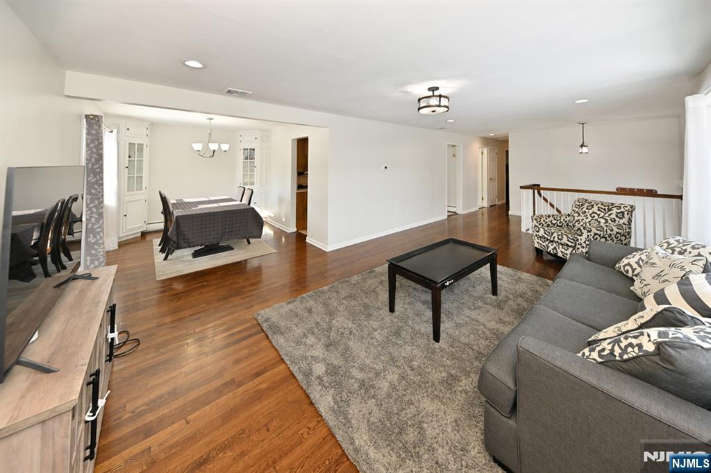 Homes for sale in Twp Of Washington, NJ | 614 Mountain Ave, Twp Of Washington, NJ 07676 | MLS# 26002053