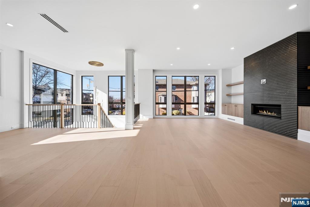 Homes for sale in Palisades Park, NJ | 117 Henry St, Palisades Park, NJ 07650 | MLS# 26002096