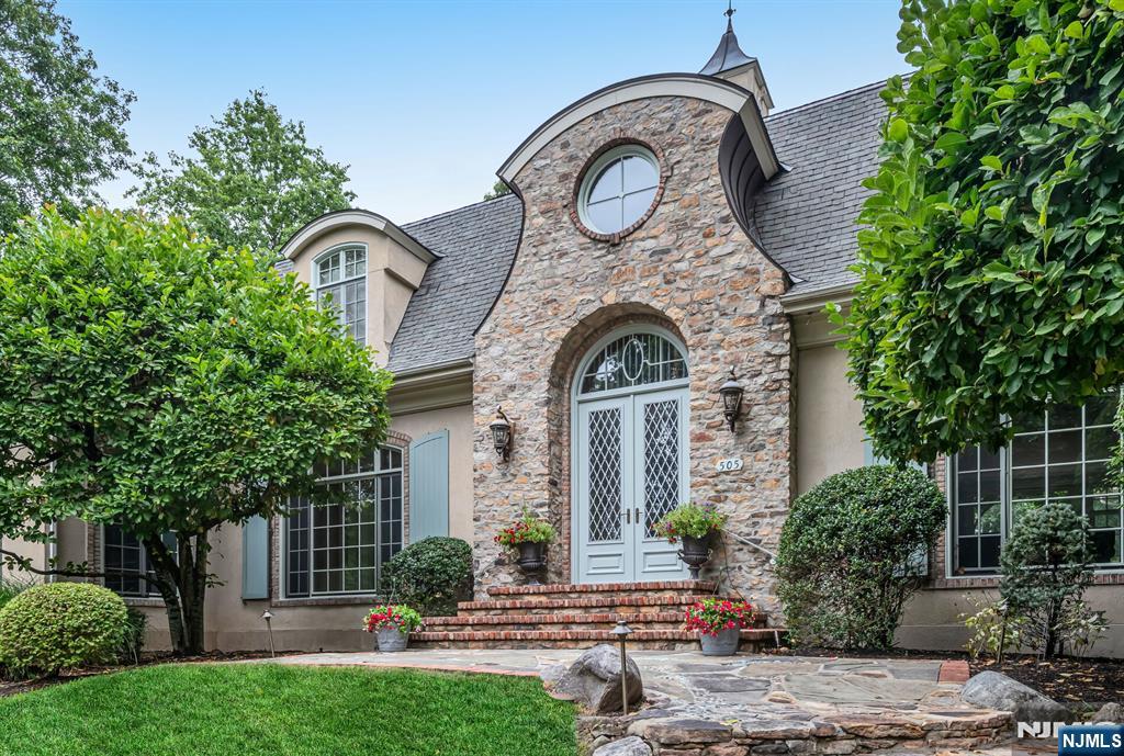 Homes for sale in Franklin Lakes, NJ | 505 Timberline Dr, Franklin Lakes, NJ 07417 | MLS# 26002178