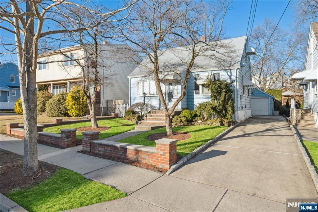 Homes for sale in Lyndhurst, NJ | 619 Lewandowski St, Lyndhurst, NJ 07071 | MLS# 26002203