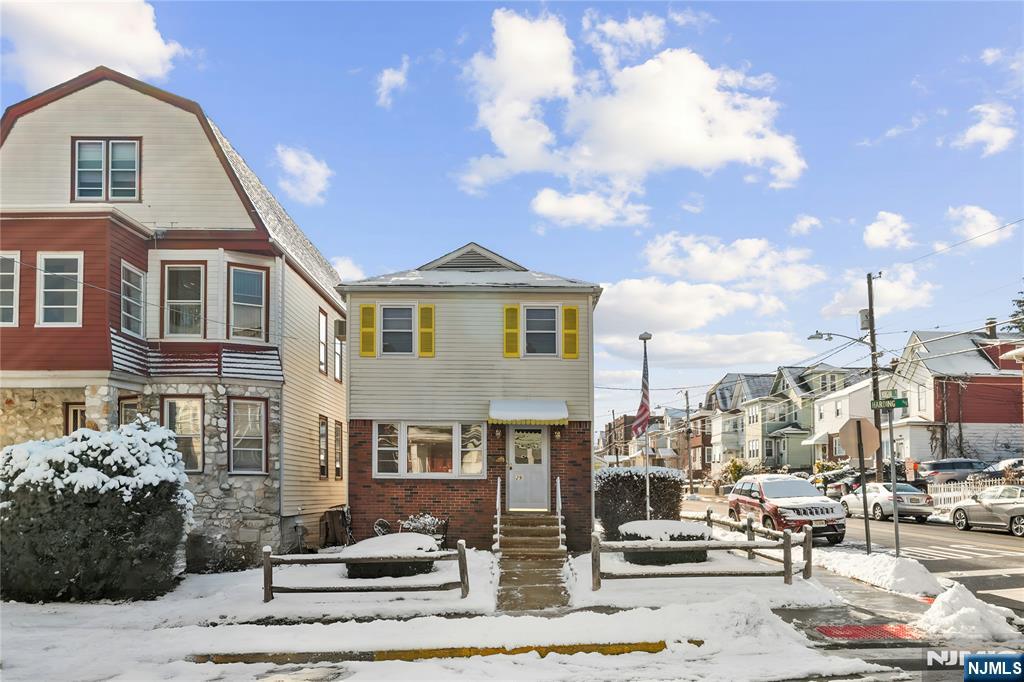 Homes for sale in North Arlington, NJ | 29 Harding Ave, North Arlington, NJ 07031 | MLS# 26002264