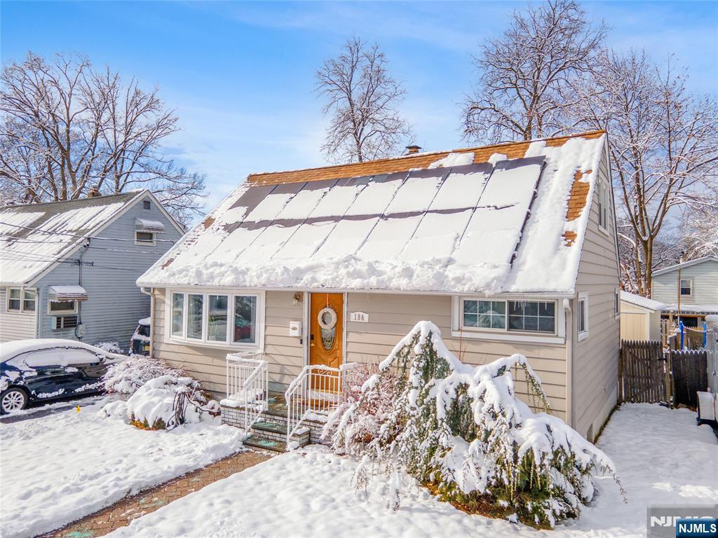 Homes for sale in Hawthorne, NJ | 186 10th Ave, Hawthorne, NJ 07506 | MLS# 26002278