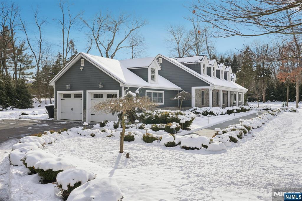 Homes for sale in Franklin Lakes, NJ | 320 Long Bow Dr, Franklin Lakes, NJ 07417 | MLS# 26002289