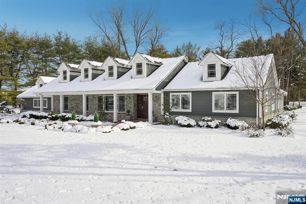 Homes for sale in Franklin Lakes, NJ | 320 Long Bow Dr, Franklin Lakes, NJ 07417 | MLS# 26002289