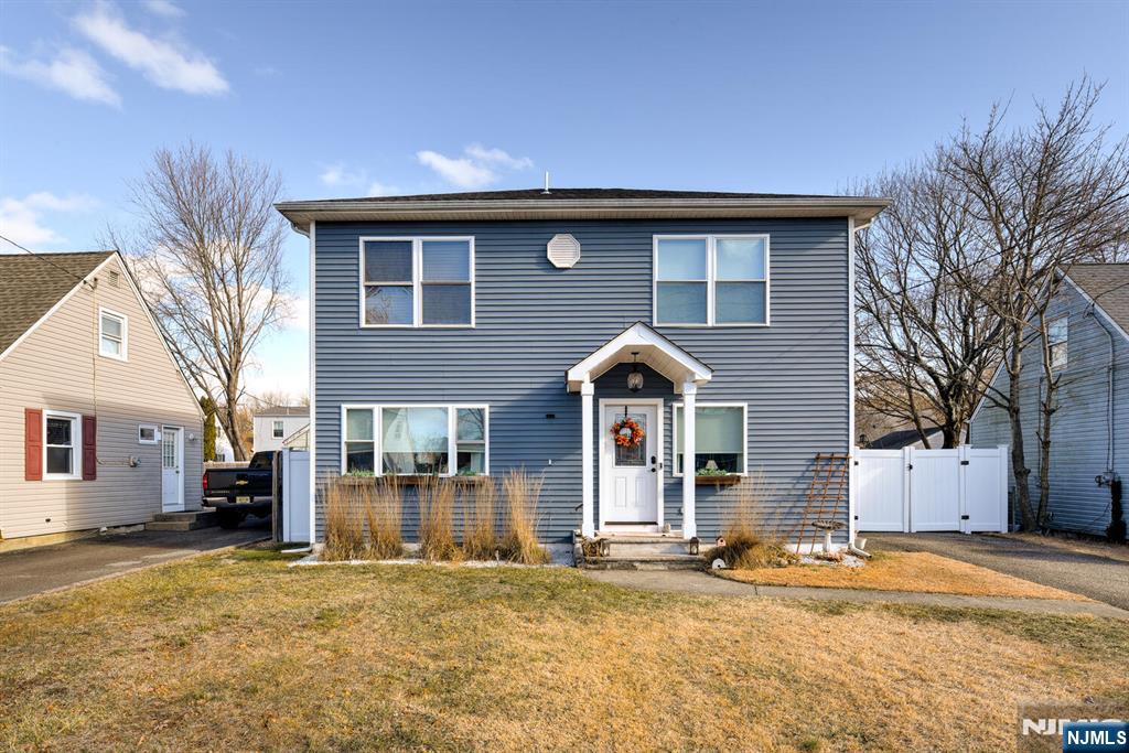 Homes for sale in Wanaque, NJ | 86 Burnside Pl, Wanaque, NJ 07420 | MLS# 26002301