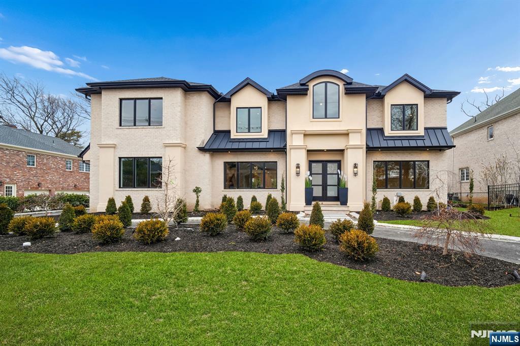 Homes for sale in Englewood Cliffs, NJ | 50 Roberts Rd, Englewood Cliffs, NJ 07632 | MLS# 26002406