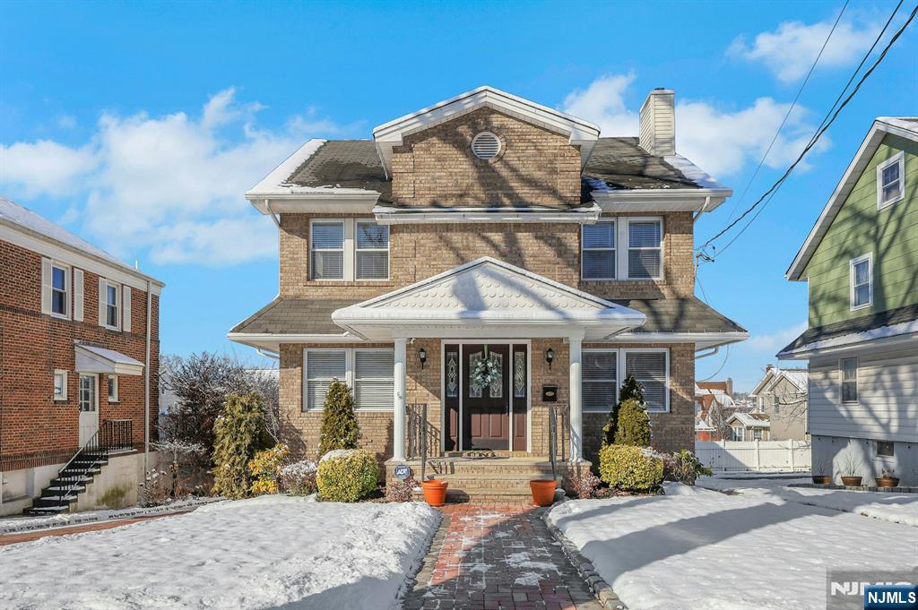 $788,888 Colonial