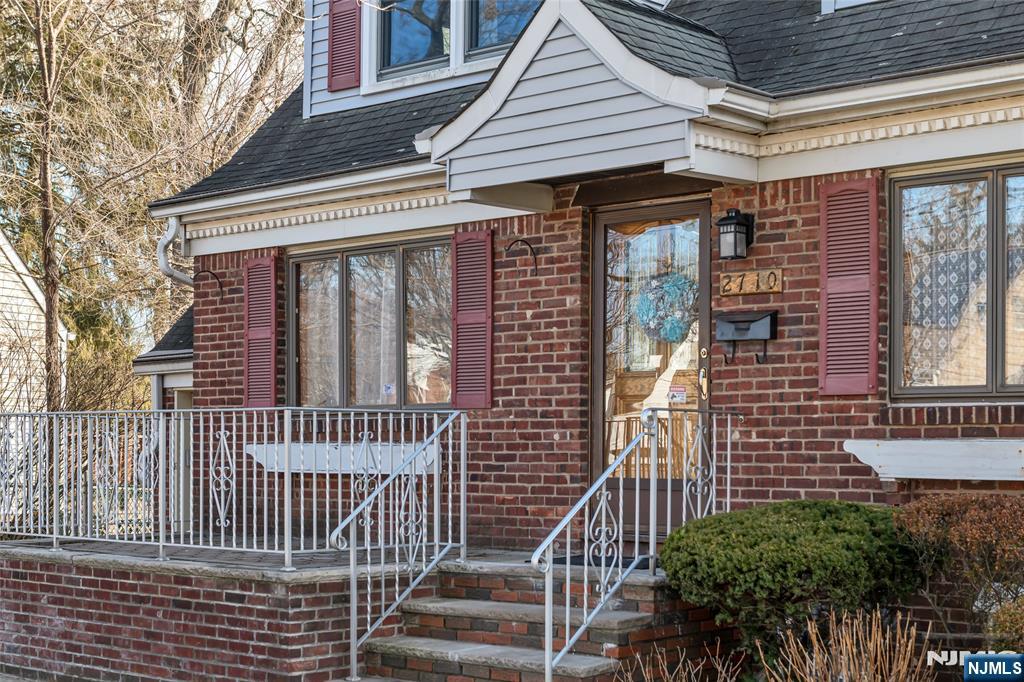 Homes for sale in Fair Lawn, NJ | 27-10 Urban Pl, Fair Lawn, NJ 07410 | MLS# 26002437