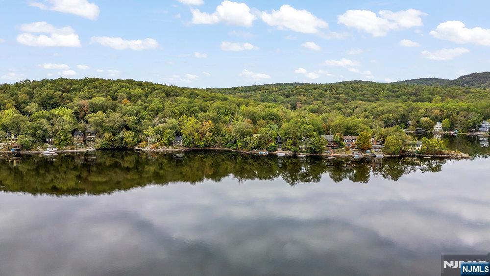 Homes for sale in Bloomingdale, NJ | 68 High Point Rd, Bloomingdale, NJ 07403 | MLS# 26002448