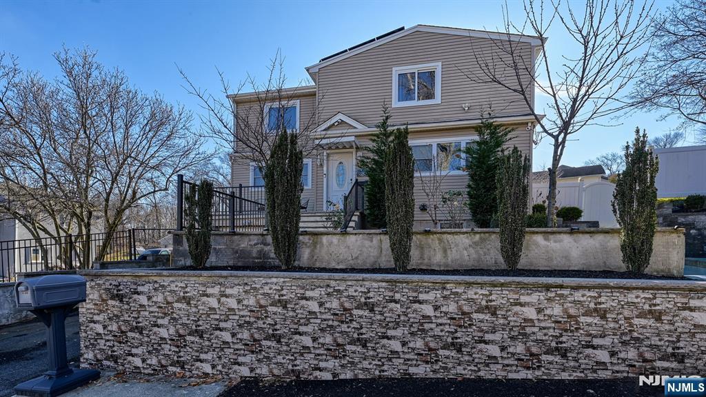 Homes for sale in Haledon, NJ | 224 Pompton Rd, Haledon, NJ 07508 | MLS# 26002597