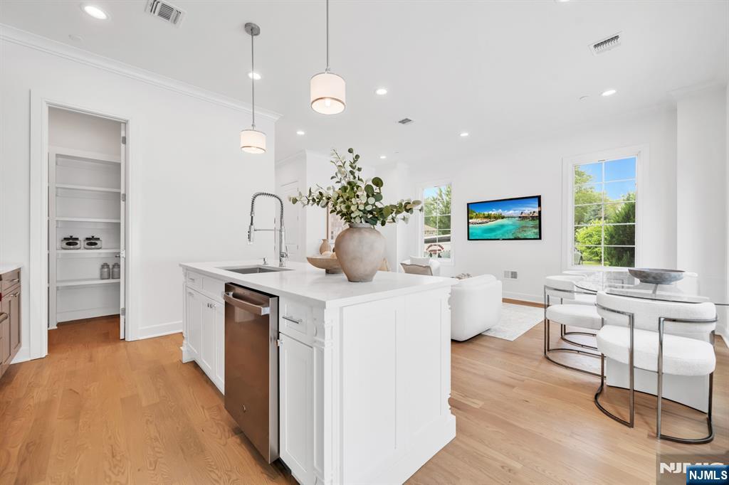 $1,180,000 Townhouse