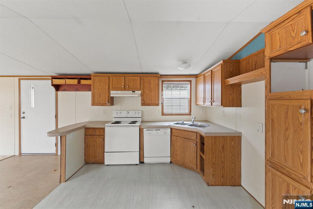 Homes for sale in Knowlton, NJ | 190 #5 Us Hwy 46, Knowlton, NJ 07832 | MLS# 26002676