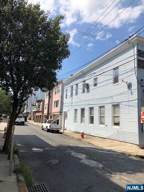 183 Boulevard, Hasbrouck Heights, NJ, 07604